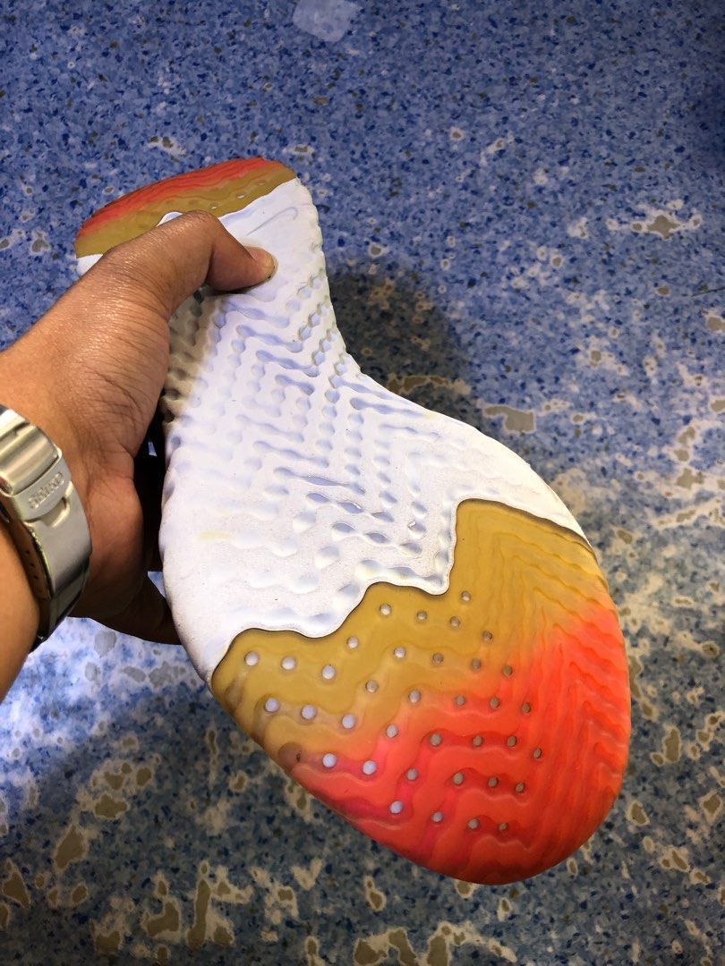 nike epic react flyknit 2 black sapphire hyper pink