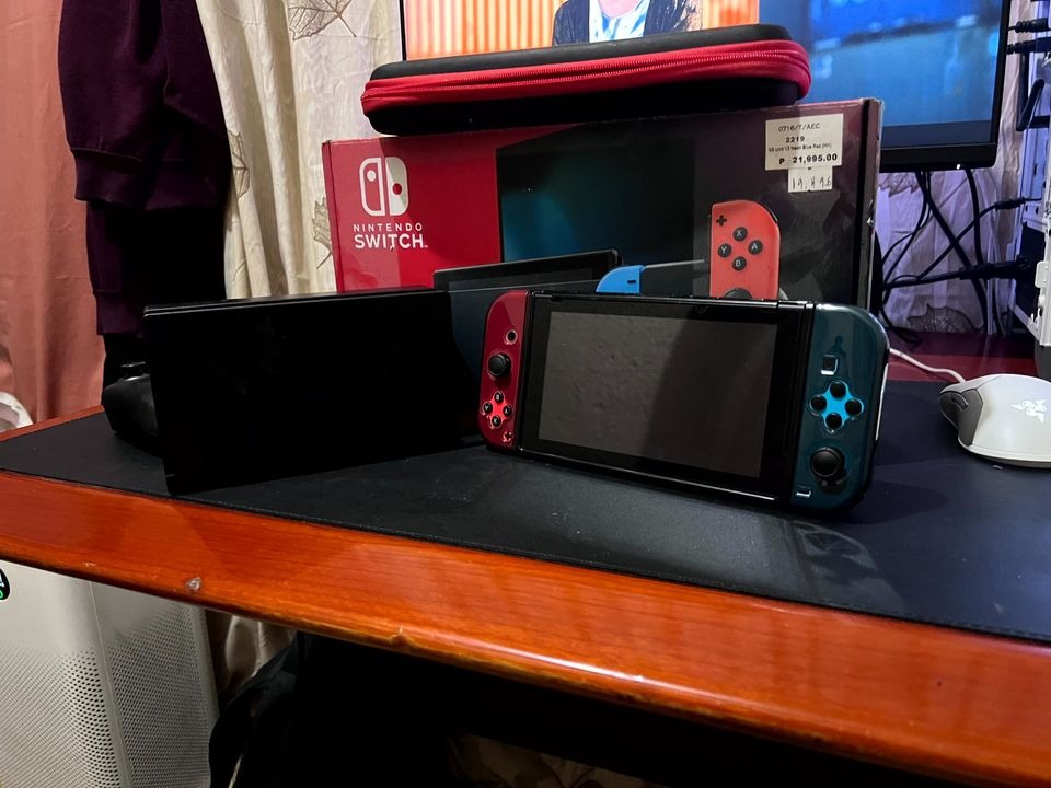 Nintendo Switch v2 Complete, Video Gaming, Video Game Consoles ...