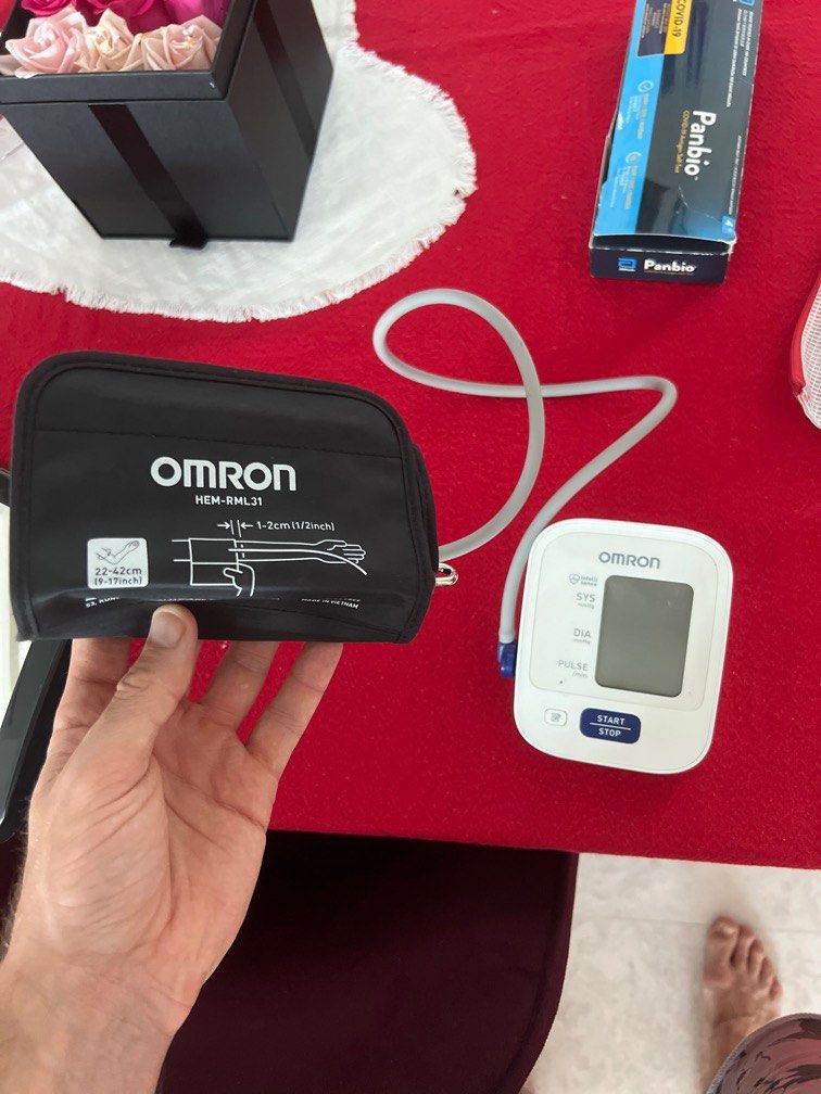 Omron Blood Pressure Monitor, Health & Nutrition, Health Monitors