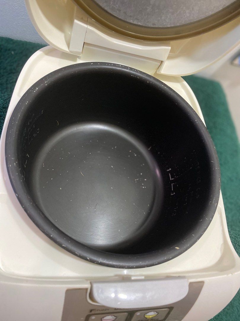 Panasonic rice cooker SRDF101 1 liter, TV & Home Appliances, Kitchen