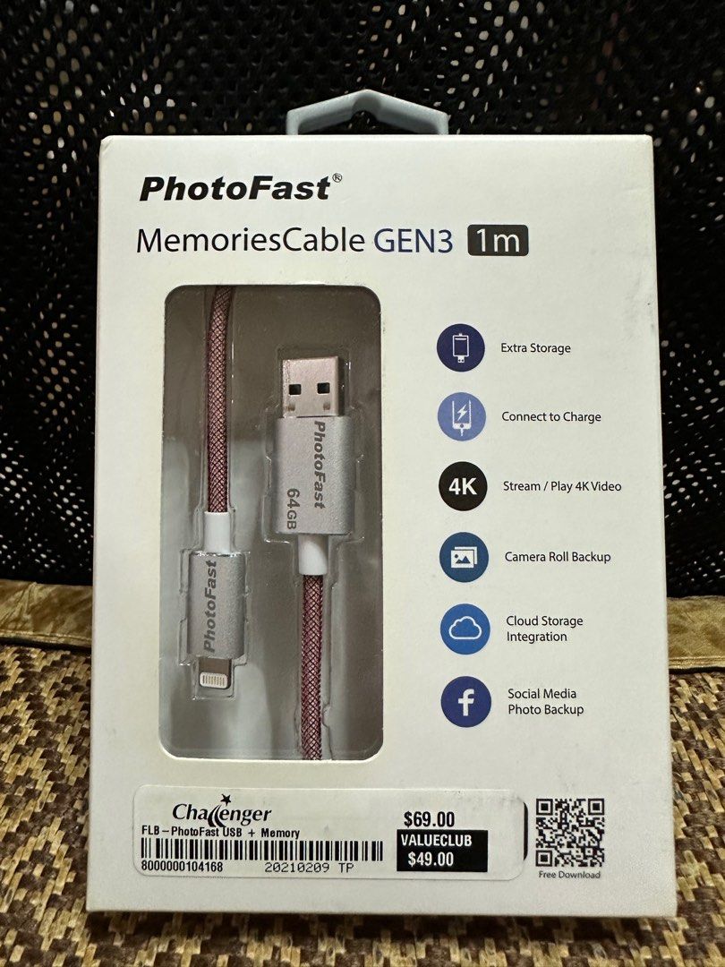 PhotoFast MemoriesCable Gen3: Lightning to USB-A Cable & 64GB Memory Stick