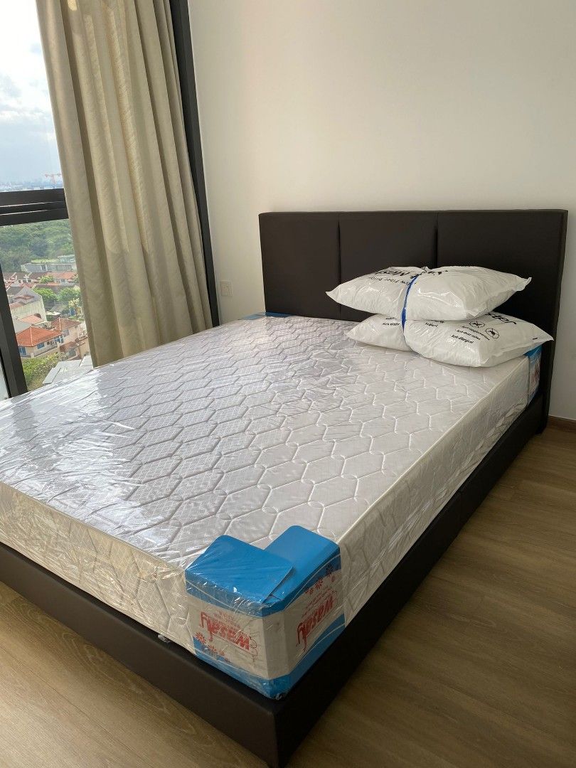 Queen Size Bed Frame 9