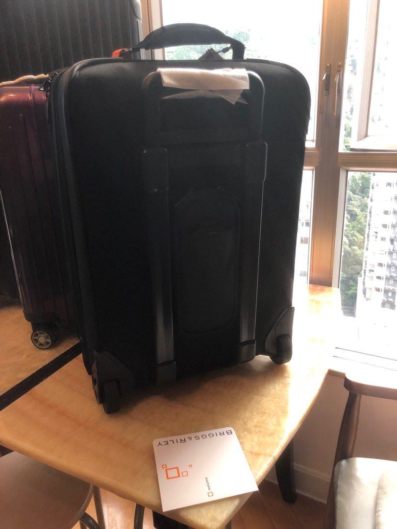 SOLD!! Rimowa / Briggs & Riley, 興趣及遊戲, 旅行, 旅遊 行李箱 Carousell