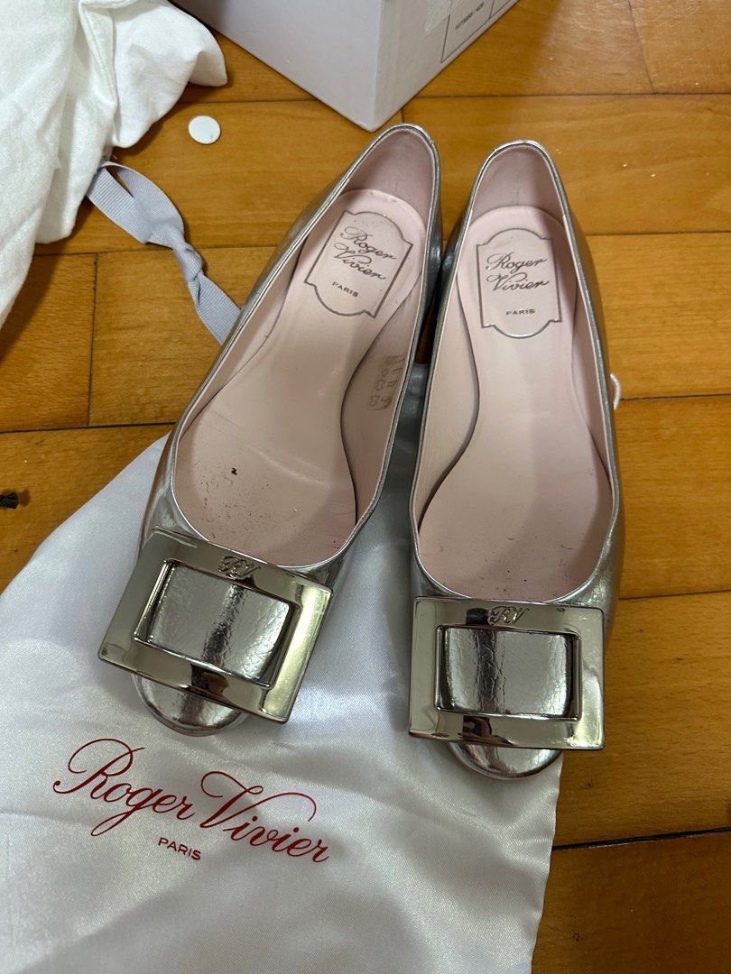 Roger vivier clearance silver flats