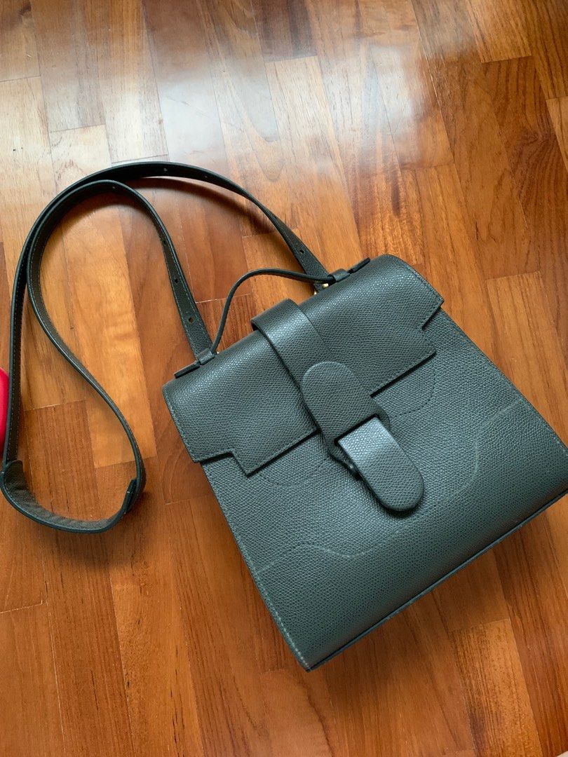 New October favorites- @senreve newest Alunna bag (love this shape- mine is  in Forest) and @maison_alma blazer