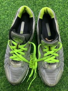 Skechers