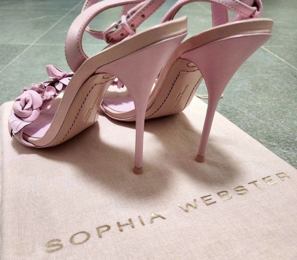 Sophia Webster 39, 名牌精品, 精品鞋款在旋轉拍賣