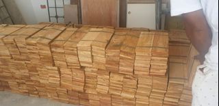 Supplier pf Solid wood planks parquet for flooring and stair