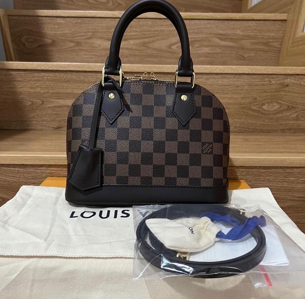 Jual Tas Louis Vuitton Original Authentic Preloved Second LV Bag, Fesyen  Wanita, Tas & Dompet di Carousell
