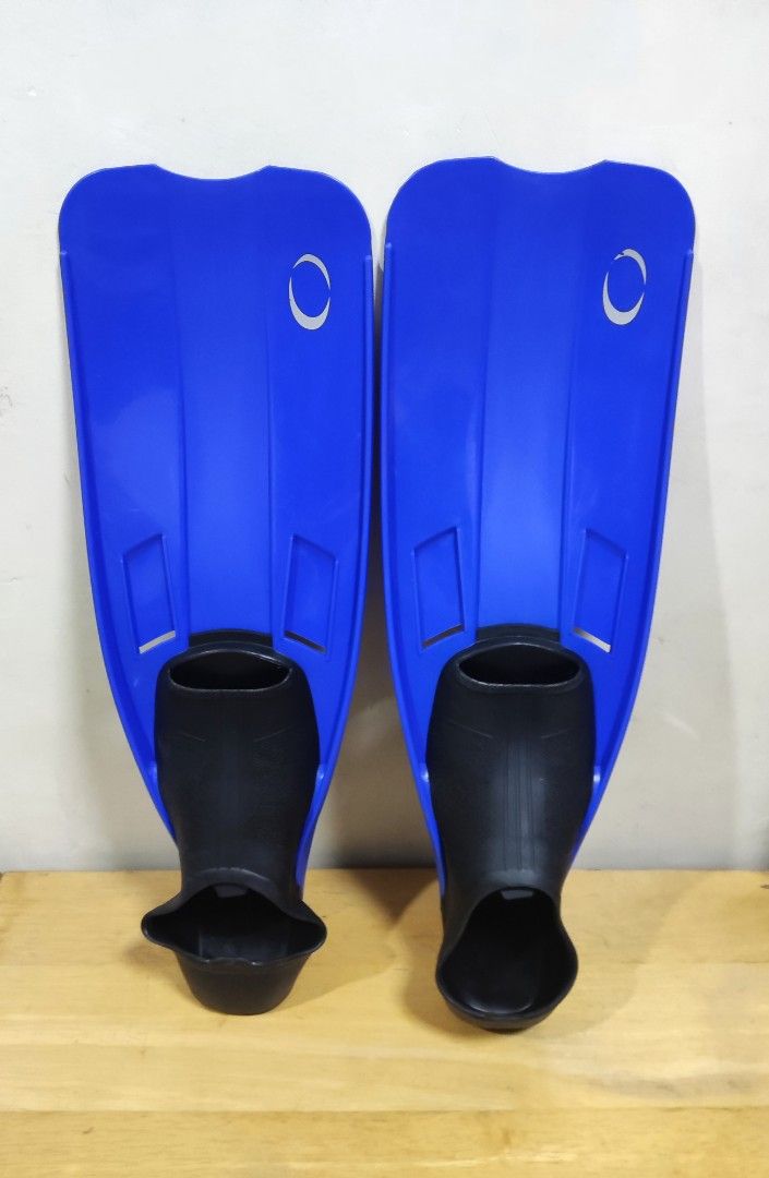 Tesco Snorkeling Set with bag on Carousell