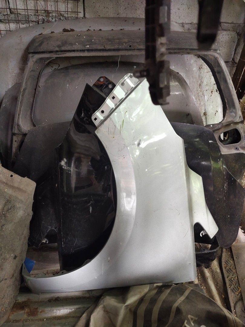 Toyota innova Body Parts, Car Parts & Accessories, Body Parts and