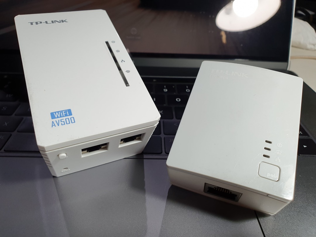 Tp link av500 Wireless and powerline WiFi 500mbps booster extender. 2k