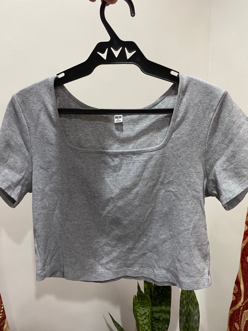 Uniqlo square neck crop top, Women's Fashion, Tops, Shirts on Carousell