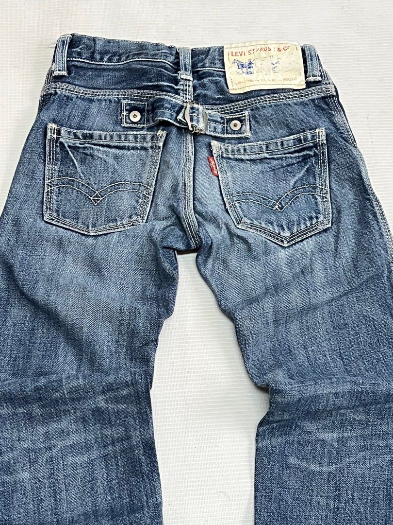 VINTAGE LEVIS BUCKLE BACK