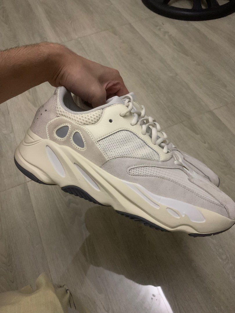 Yeezy 700 analog sizing 2025