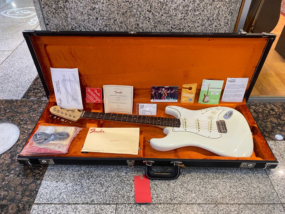 Fender american vintage 65 shop stratocaster olympic white