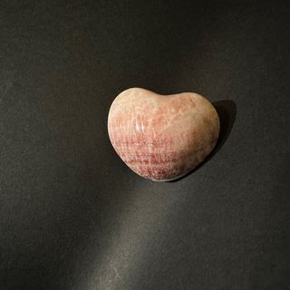 愛心 紅紋石，水晶礦石