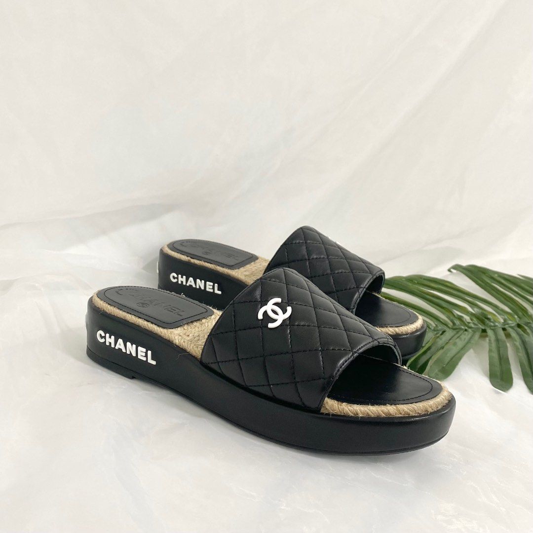 Chanel outlet lambskin slides