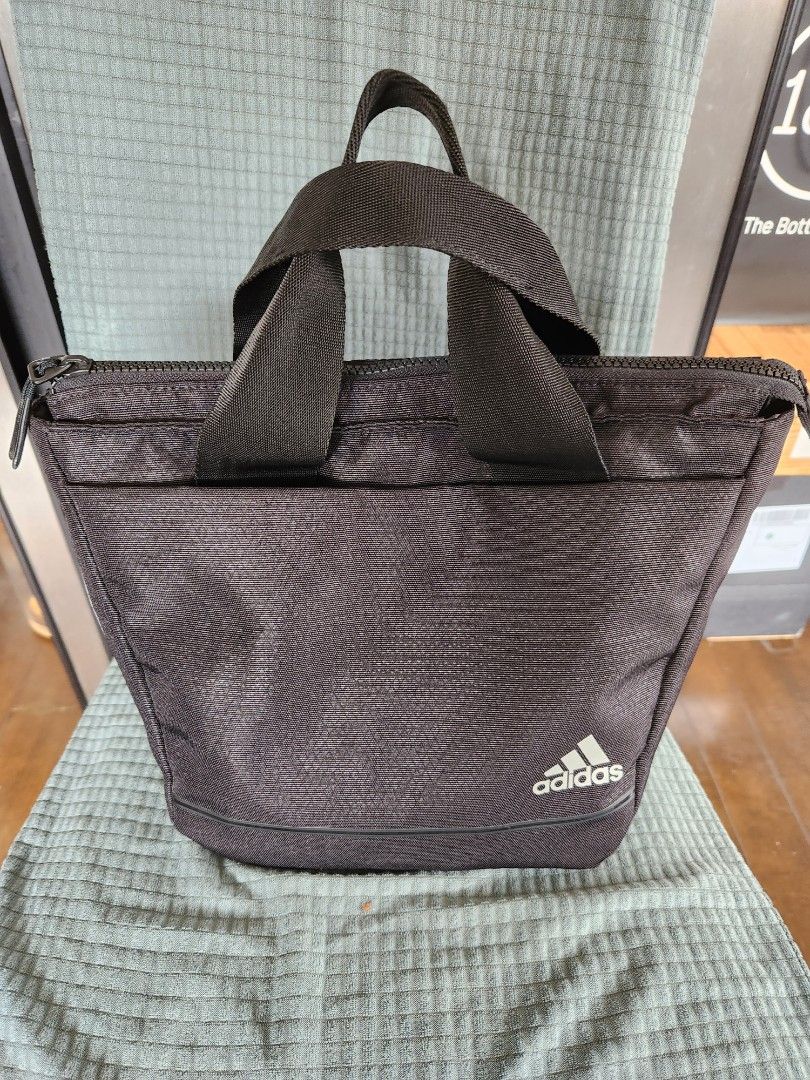 Adidas Carry Bag, Sports Equipment, Sports & Games, Golf on Carousell
