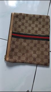 ala g*cci clutch