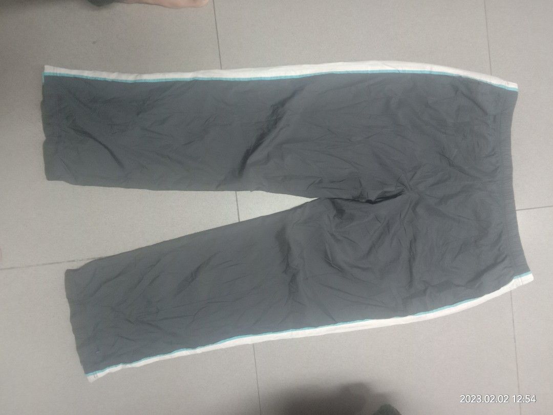 Athletic works nylon windbreaker pants 38-40 (Category: Joggers) located in Manila. Submitted by ver091 (Listing ID 1212854583, Image 1). Description: ok.