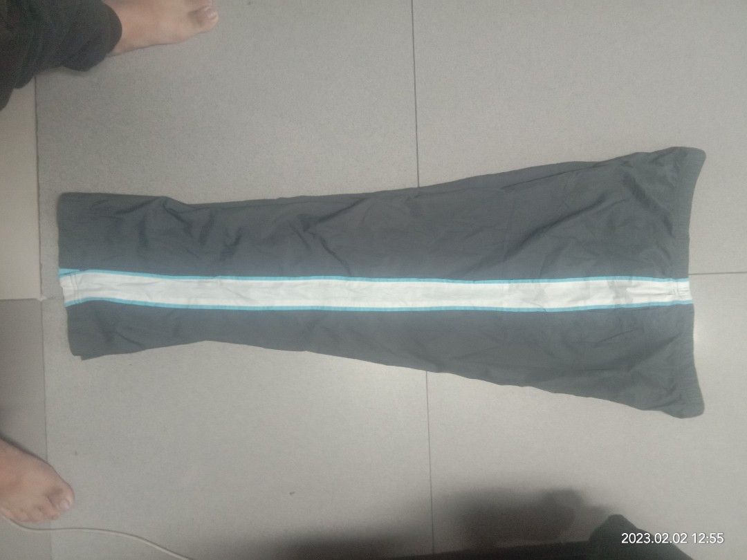 Athletic works nylon windbreaker pants 38-40 (Category: Joggers) located in Manila. Submitted by ver091 (Listing ID 1212854583, Image 2). Description: ok.