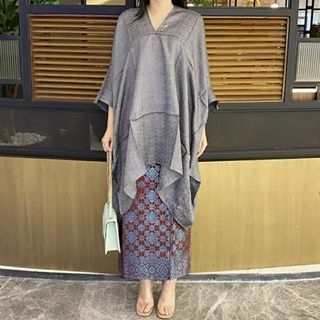 Baju/Atasan/Tunik Kondangan Viscose Silver/Abu Muda #dijaksel #makingthebest #lebihnyaman #mauindomaret #lemarirapi #mauovo #awal2021 #women2021 #sepatudicari #brandsale #banyakpembeli #tunikviscose #batikviscose #batikviscosepolos #batikviscosekondangan