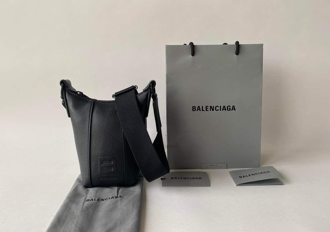 BALENCIAGA HOURGLASS PHONE HOLDER MESSENGER BAG Luxury Bags Wallets on Carousell