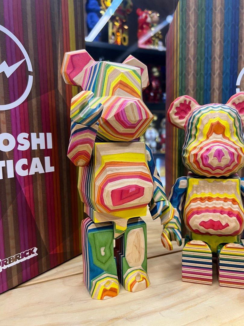 Bearbrick 400% 28cm カリモク Fragment Design BE@RBRICK HAROSHI Vertical Carved  Wood Rainbow Wave Vertical Pattern Collection Figure