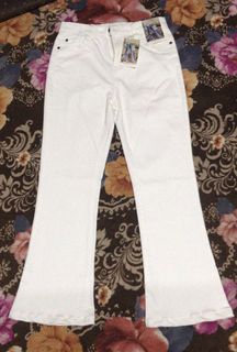 (Category: ) located in . Submitted by preloved.byfiqa (Listing ID 1212936394, Image 1). Description: .