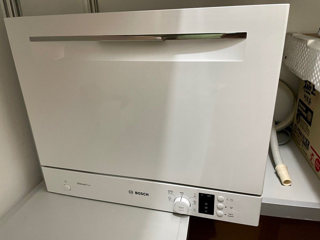 Bosch Series 4 Freestanding compact tabletop dishwasher 55 cm White