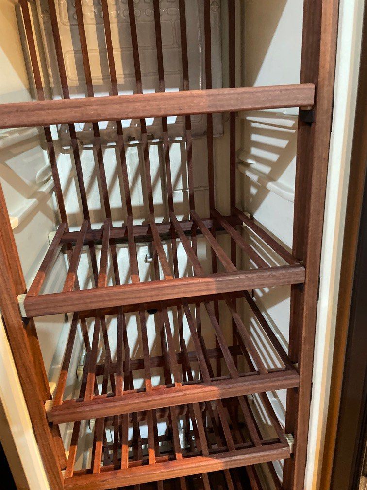 Brandt wine chiller / wine cooler, TV & Home Appliances, Kitchen