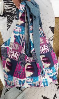 Canvas shoulder bag