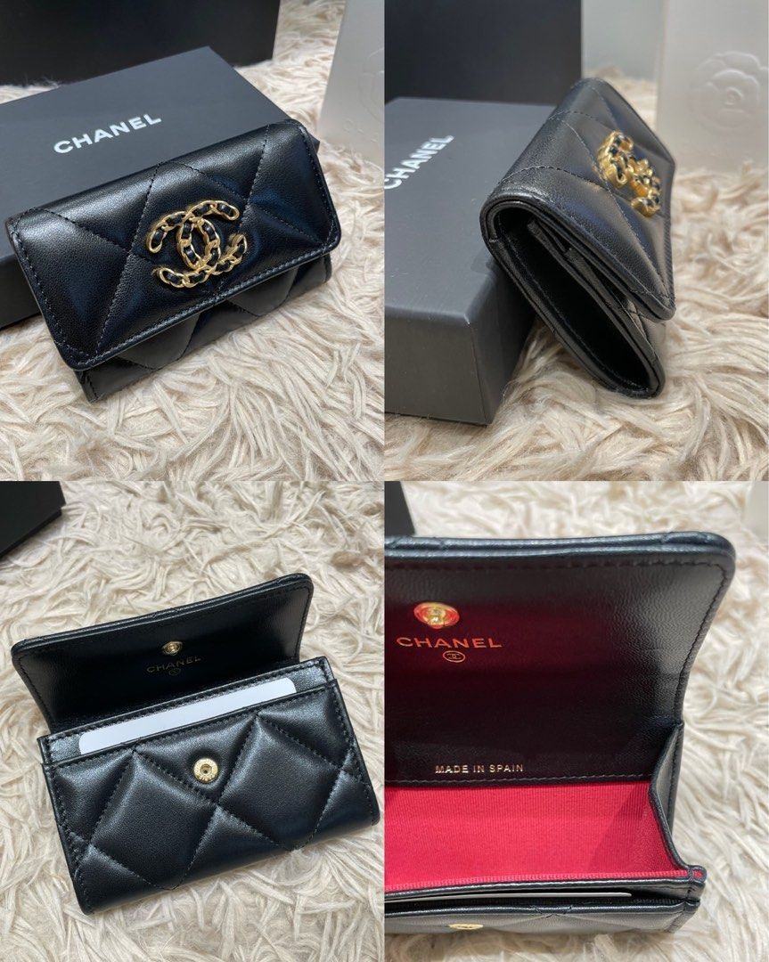 Chanel 19 hotsell flap card holder
