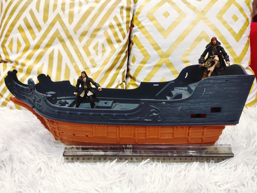 Chapmei pirate ship with 2 figurines disney pirate caribbean jack