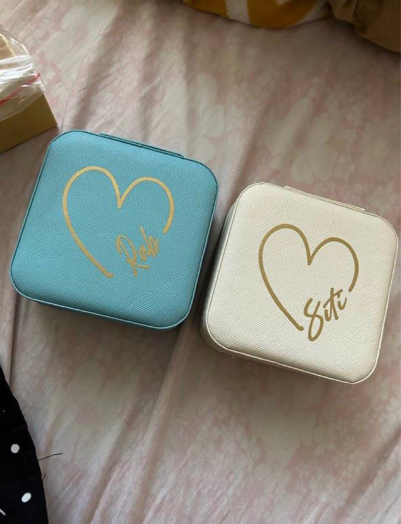 Cheap personalised jewellery store