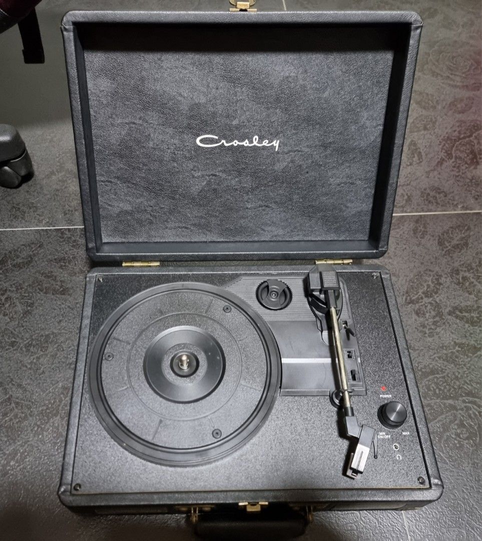 Crosley Turntable, Audio, Other Audio Equipment on Carousell