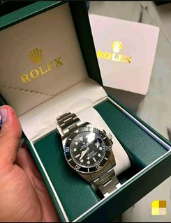 (Category: ) located in . Submitted by WatchSellerxz (Listing ID 1212939137, Image 1). Description: .