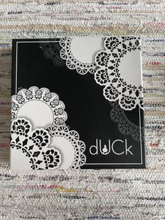Duck the doily Black