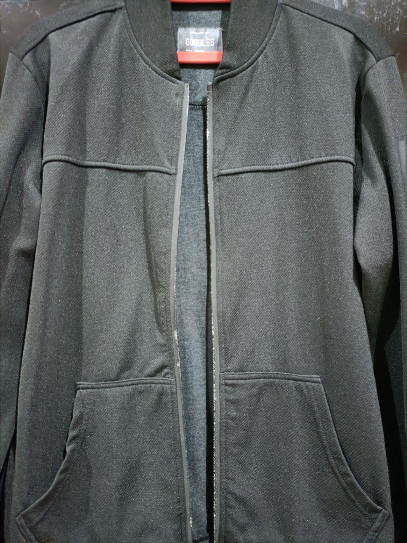 Goggles Jacket (Category: Coats, Jackets and Outerwear) located in Kuala Terengganu. Submitted by makrozog (Listing ID 1212919625, Image 3). Description: nego RM60 srs buyer call kosong179070945 ..condition padu area kuala nerus terengganu..postage free.