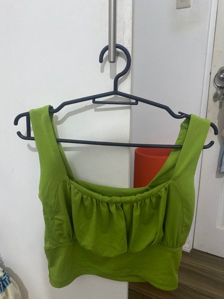 Green Sleeveless Crop Top (Category: Sleeveless) located in Bacoor. Submitted by decluteringaj (Listing ID 1212991775, Image 1). Description: .