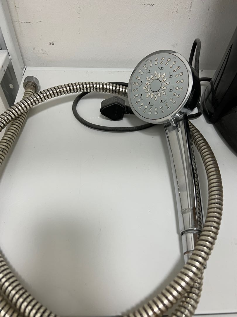 Grohe shower head, Furniture & Home Living, Bathroom & Kitchen Fixtures