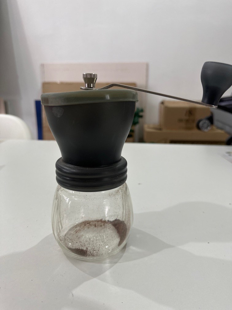 Hario Hand Grinder, TV & Home Appliances, Kitchen Appliances, Coffee