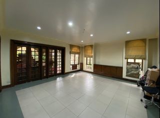 House for sale Northeast Greenhills