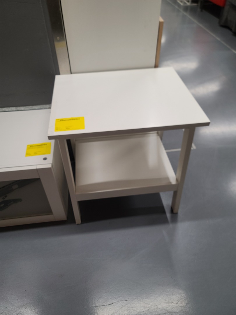 IKEA LUNNARP 邊桌 side table 55x45, 傢俬＆家居, 傢俬, 桌子 Carousell
