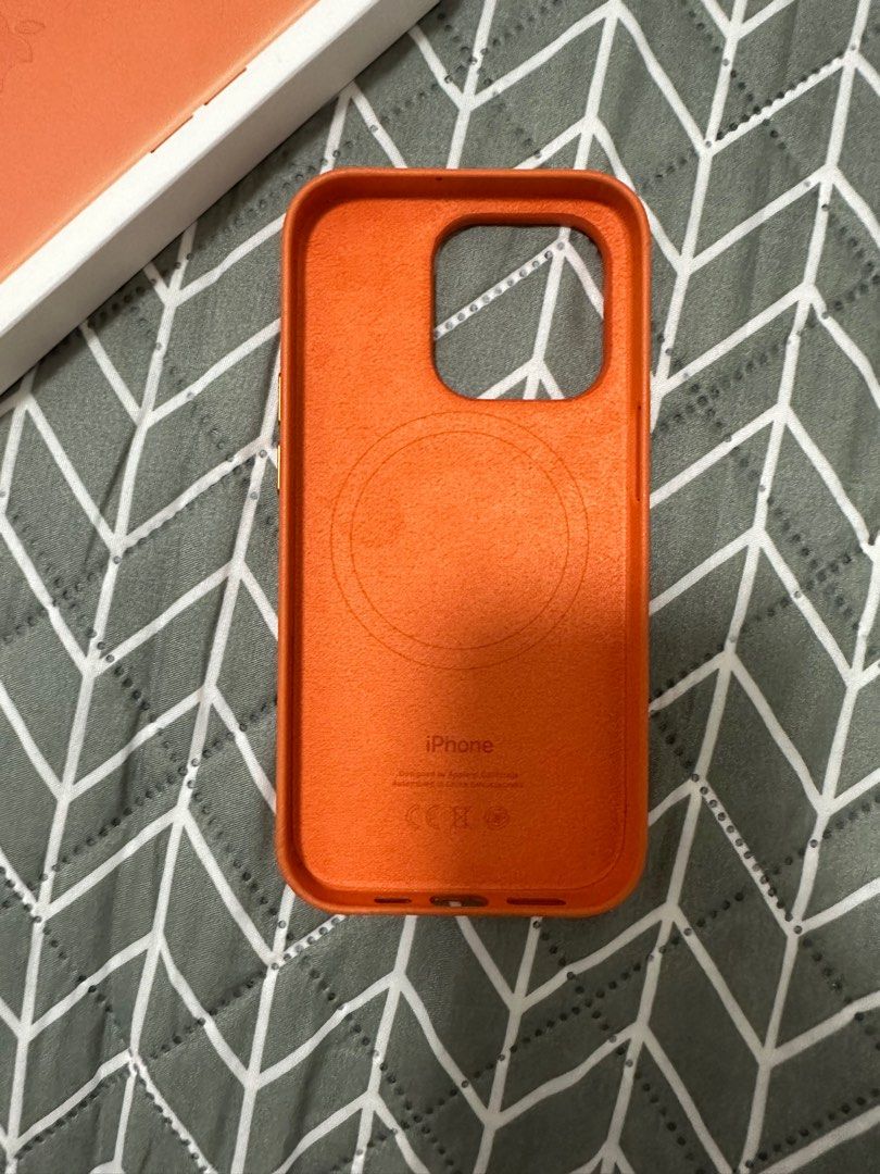 iPhone 14 Pro Apple Leather Case (Category: Cases & Sleeves) located in Manila. Submitted by cutethangg (Listing ID 1212961628, Image 2). Description: Good as new. Used minimally for a total of 2 weeks. Guaranteed authentic. See pics! RFS: bought 2 cases bec I couldn’t decide. Unfortunately I threw out the box but I bought it from powermac.