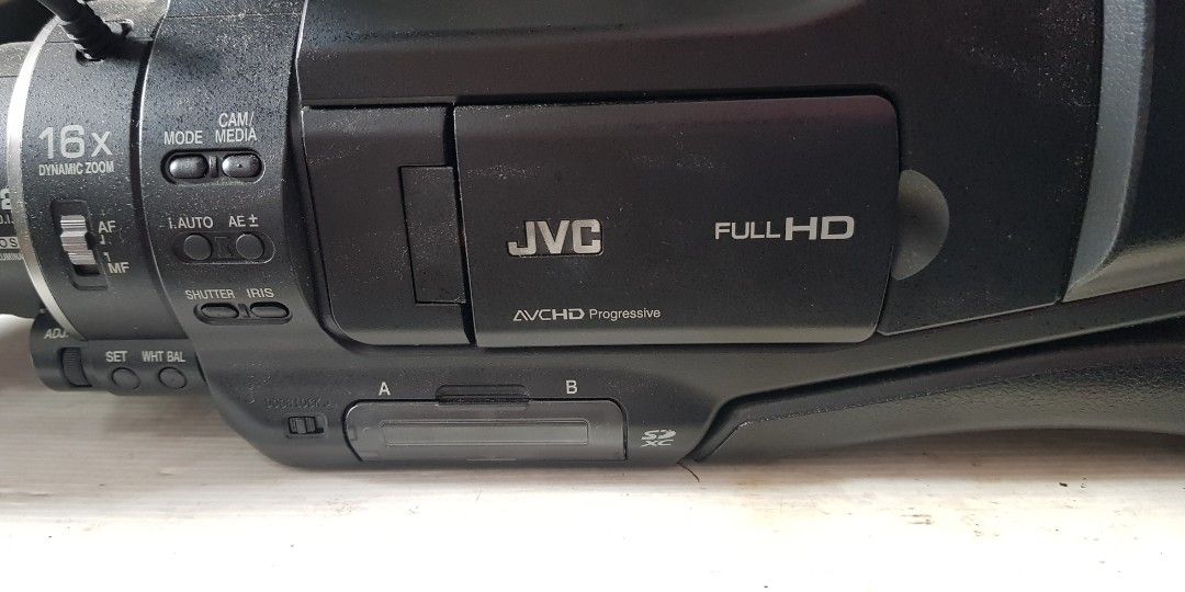 JVC full HD video camera JYHM70AG, Photography, Video Cameras on Carousell