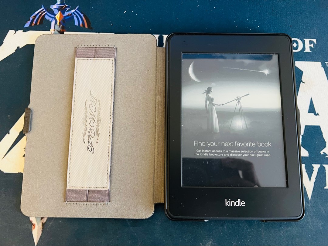 Kindle paperwhite 6th gen with case, Mobile Phones & Gadgets, EReaders on Carousell