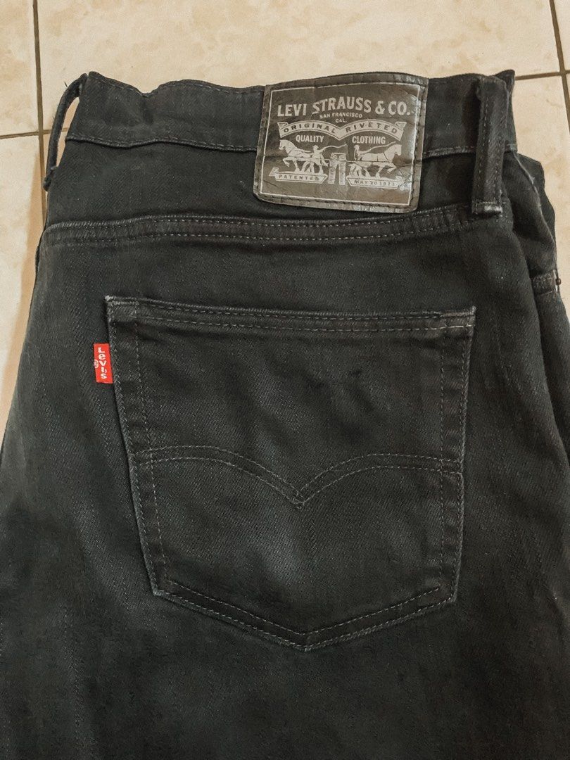 Levis 504 deals w33 l32