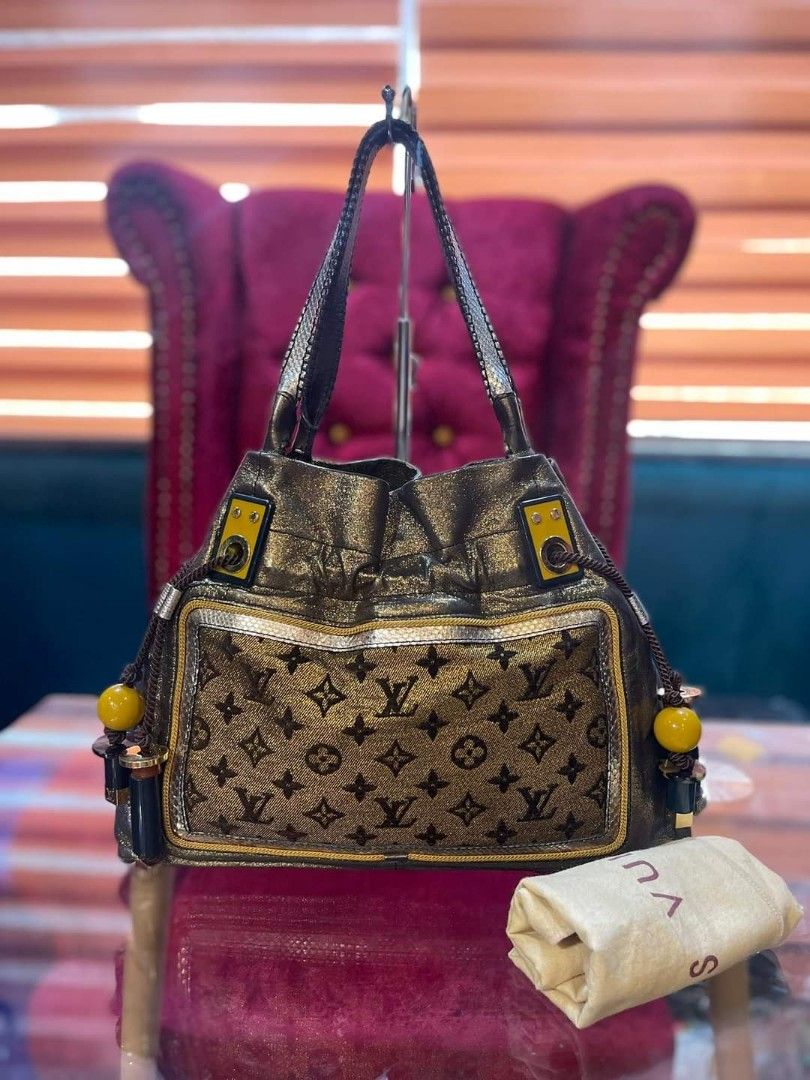 Limited ed lv (Category: Luxury Bags & Wallets) located in Butuan. Submitted by jen_pre (Listing ID 1212848143, Image 1). Description: .